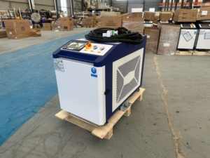 <span class=keywords><strong>MAX</strong></span> Raycus 4in1 Soudeuse laser portable 1500W Machine de soudage des métaux en acier inoxydable <span class=keywords><strong>prix</strong></span> usine facile à utiliser petite taille - Product Image 3