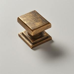 Pomo de Puerta de Primera Calidad con Diseño Europeo, Anticorrosión, Agarre Suave y Brillo Elegante para Uso en Hoteles y Centros Comerciales - Product Image 1