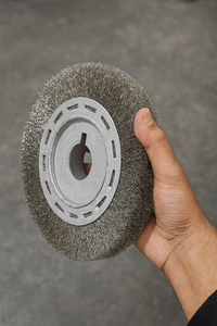 Brosse à fil métallique en acier inoxydable de fabrication indienne pour le polissage des métaux ou la préparation des surfaces, disponible au prix d'usine - Product Image 5