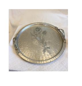 Plateau de service en métal de designer traditionnel fait à la main au meilleur prix avec design de fleurs à poignée lourde - Product Image 1