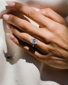 แหวนเพชรโมอิสทรงรีตัดขนาด10x7มม. สำหรับประดับทองสี่ง่ามแบบคลาสสิก | เครื่องประดับชั้นดีสำหรับงานแต่งงานของเจ้าสาว - Product Image 4