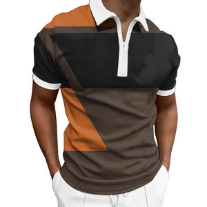Polo de manga corta para hombre con cuello de cremallera y patrón gráfico personalizado diseñado para un estilo informal moderno - Product Image 4