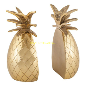 บันไดแบบแอบสแตรกต์ที่ใส่หนังสือเรซินแบบทันสมัยพร้อมรูปปั้นปีนเขาสำหรับโต๊ะทำงานที่บ้าน - Product Image 3