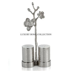 Elegante molinillo de sal y pimienta de hierro con un diseño elegante con forma de hoja con acabado pulido para un aspecto moderno y sofisticado - Product Image 3