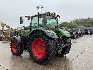 Buy Fendt 724 Vario <b>Now</b> Fast Delivery Available Premium Quality Tractor for Maximum Efficiency in Farming Operations - Product Image 2