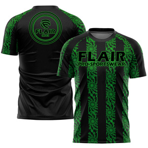 Maillot de football personnalisé pour enfants au design rétro meilleure qualité 100% polyester confortable respirant ensemble de hauts courts à l'avant nom OEM national - Product Image 3
