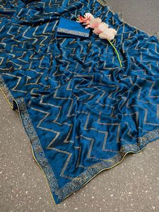 Saree en soie une tenue féminine séduisante pour les occasions spéciales Attractivité accrue - Product Image 6