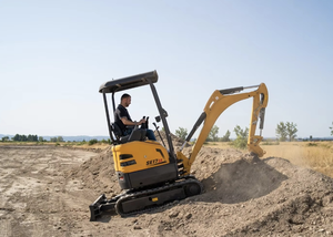 El mejor!! Excavadora de cadenas usada de 3 toneladas de alta potencia, color amarillo, con orugas de acero reforzadas y cabina cerrada para excavaciones profundas - Product Image 1