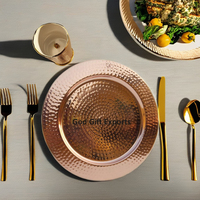Élégante assiette de charge décorative en cuivre Réglage de table luxueux et occasions spéciales Plats et assiettes