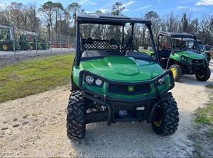Véhicule utilitaire compact John Deere Gator XUV 835M, robuste, automatique, 250cc, fiable pour l'agriculture, certifié CEE, à vendre - Product Image 2
