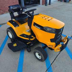 Tondeuse à gazon Cub Cadet XT1 LT 42 à essence, durable, moteur 2 temps 196cc, tondeuse à gazon Cub Cadet de qualité DIY, débroussailleuse Cub Cadet OEM 4 temps - Product Image 4