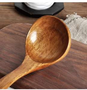 Metier Curvy Handle Diseño Premium Cocina pura Herramientas decorativas esenciales para hacer y servir jabón Cucharón de madera - Product Image 2