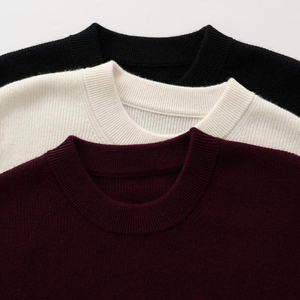 Suéter de Lana Merino de Lujo, Elegante Jersey Borgoña con Cuello Redondo, Detalle de Cremallera Chic, Suéter Térmico Minimalista de Alta Calidad para Mujer - Product Image 4