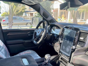 Camioneta Todoterreno de Alto Rendimiento 2024, Turbo V8 4x4, Cabina Doble, Volante a la Izquierda, Transmisión Automática, Techo Panorámico, en Oferta - Product Image 4