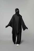 Abaya en soie deux pièces pour femmes, élégante, modeste, à manches régulières, silhouette droite, couleur noire unie, de la marque Premium Fashion Traders