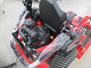 เครื่องตัดหญ้าแบบ Zero-Turn คุณภาพดีมือสอง ขนาด 54 นิ้ว ยี่ห้อ Gravely รุ่นใหม่ เหมาะสำหรับสวนและเทศบาล - Product Image 4