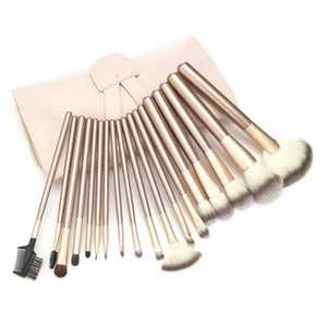 ชุดแปรงผสมอายแชโดว์สีขาวเส้นผมสังเคราะห์ติดป้ายยี่ห้อส่วนตัว - Product Image 6