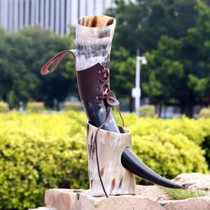 Cuerno Vikingo Artesanal para Beber con Soporte Metálico, Jarra Nórdica para Cerveza o Sidra, para Decoración Medieval y Uso en Bares - Product Image 5