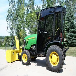 Livraison rapide disponible pour le tracteur compact John Deere 2032R, vous garantissant un tracteur haute performance pour un travail efficace. - Product Image 5