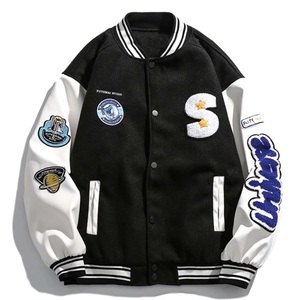 แจ็กเก็ตเบสบอลบอมเบอร์ผ้าขนสัตว์สำหรับผู้ใหญ่และวัยรุ่นมีหลายสีแขนหนังและของตกแต่งขนสัตว์ - Product Image 3