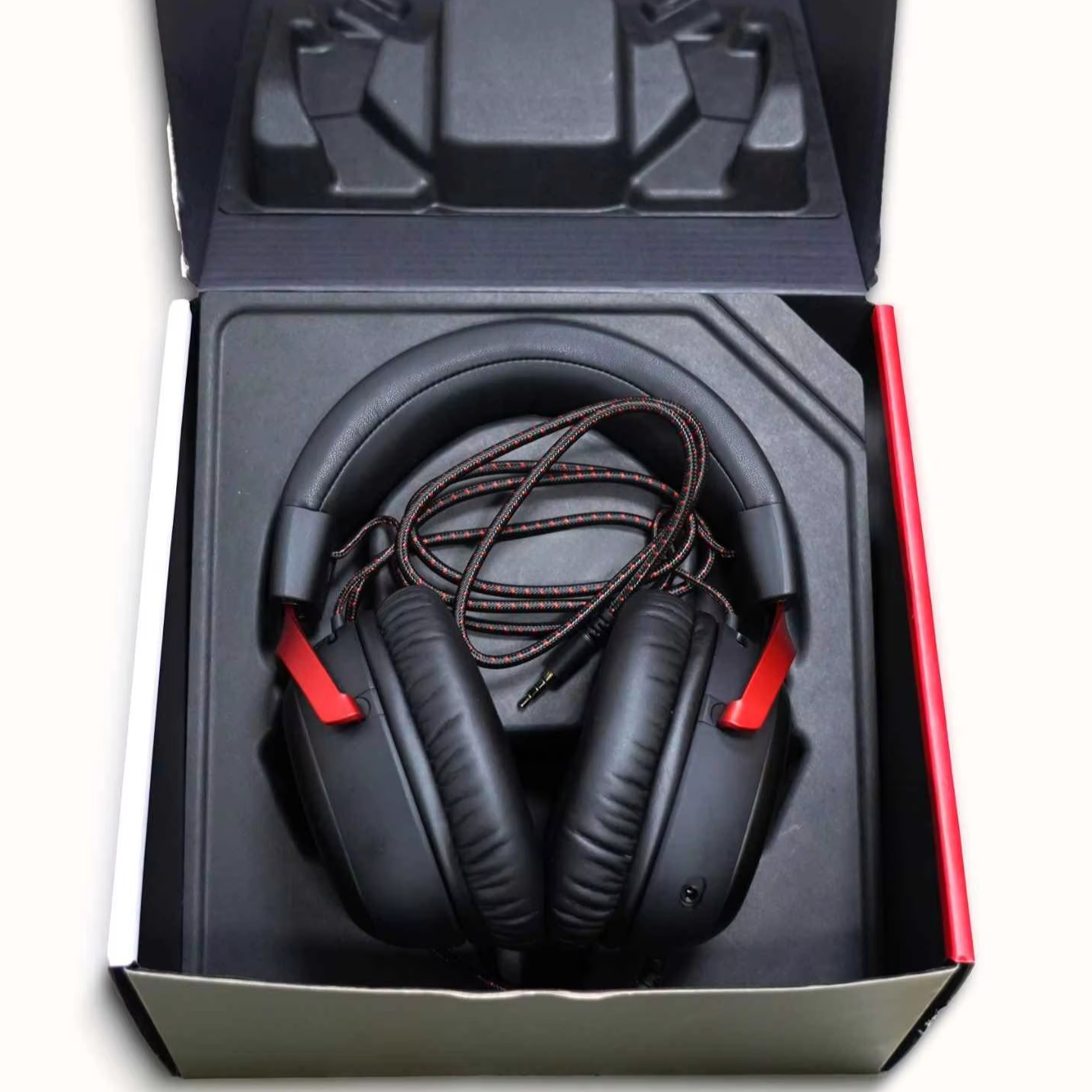 Biodegradable Customizable Molded Wet Press Pulp Trays for Headphones and Other Consumer Electronics