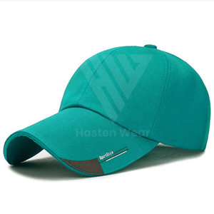 Casquette en maille de polyester avec couronne structurée, tissu à séchage rapide et visière flexible, adaptée aux sports de plein air - Product Image 5
