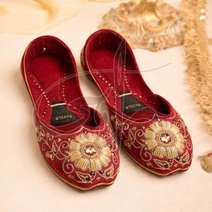 Calzado Khussa para Mujer, Color Sólido, Alta Calidad, Diseño Moderno, Tela Estampada, Antideslizante, Hecho a Mano, Venta Directa de Fábrica, Hecho en Pakistán - Product Image 2