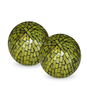 Boule de Pâques moderne en bambou fait main avec cœur en nacre pour la décoration du salon et idée cadeau en provenance du Vietnam - Product Image 1