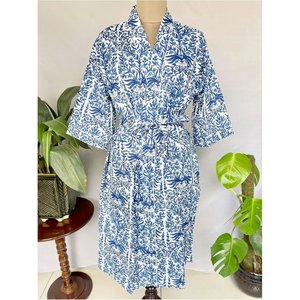 Vestido de Verano Boho de Algodón Puro Estampado a Mano en India, Kimono Floral Blanco y Azul para Playa, Maternidad, Novia - Product Image 1