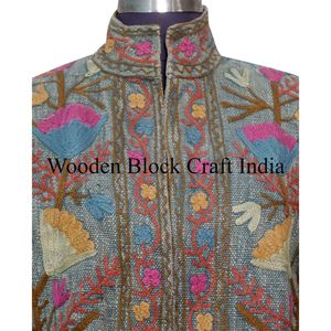 Veste matelassée pour femme faite à la main, automne/hiver, broderie Suzani, courte, en coton tissé rayé, style traditionnel, design boutonné - Product Image 3