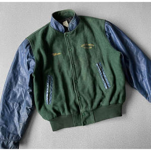 แจ็คเก็ตวิทยาลัยผ้าฟลีซขนสัตว์ปักโลโก้ตามสั่ง พร้อมแขนหนังคุณภาพสูง แจ็คเก็ตเบสบอลทรงบอมเบอร์สำหรับผู้ชาย - Product Image 1