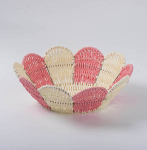 Cesta Tejida a Mano de Colores Mezclados con Detalles de Pétalos para Almacenamiento en el Hogar en la Cocina - Product Image 3