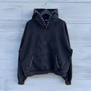 Custom 340gsm Heavyweight Pullover Fleeced Hoodie para los hombres de punto bordado de tela sólida Patrón ODM - Product Image 3