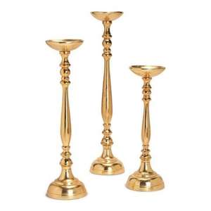 Bougeoir en laiton de qualité supérieure avec des motifs complexes faits à la main et un attrait antique pour les planificateurs de mariage designers d'intérieur - Product Image 2