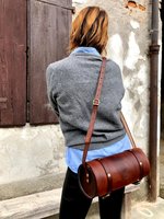 Tas Silinder Kulit Asli Mewah Wanita Kapasitas Besar Vintage Modis Ringan Tas Selempang Bahu Resleting