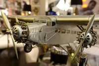 Maquette authentique Ford Trimotor Tin Goose, avion Art Déco, en aluminium artisanal, décoration vintage pour bureau et maison