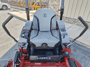 Cortacésped Eléctrico Inalámbrico Exmark LZE751CKA524A2 2024 con Función de Autopropulsión, Mango Plegable, Caja Recolectora de Césped, Tipo Rotatorio - Product Image 6