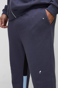 Pantalon évasé respirant pour hommes design moderne pantalon à jambes larges léger et confortable idéal pour un style quotidien décontracté - Product Image 3