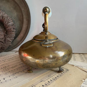 Bouilloire en laiton vintage avec poignée en verre blanc pour la cuisine de la maison et de la ferme - Product Image 2