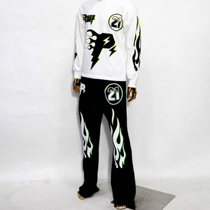 Ensemble de jogging en coton délavé à l'acide personnalisé pour hommes ensemble de pantalons de survêtement évasés avec broderie et imprimé de strass - Product Image 3