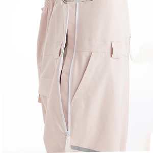 Bavettes de ski personnalisées pour femmes pantalons de snowboard isolés et coupe-vent imperméables avec impression de logo et vêtements de ski de marque privée - Product Image 2