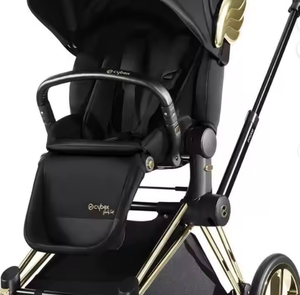 À VENDRE ! ! Poussette PRIAMS JEREMY SCOTT WINGS TREKKING FRAME et siège LUX SEAT WALKER NOUVEAU - Product Image 1