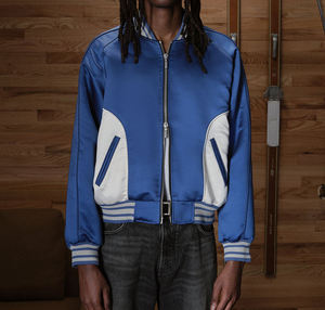 Chaquetas Varsity Personalizadas de Alta Calidad con Bordado y Parches, Cierre de un Botón, Estilo Urbano Unisex - Product Image 4