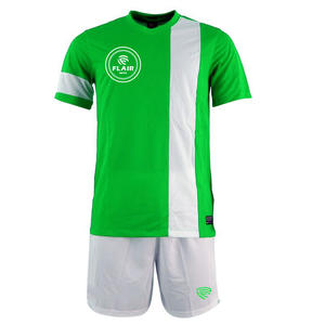 Ensembles d'uniformes de maillots de football confortables et respirants de meilleure qualité au design personnalisé Service OEM pour les jeunes hommes joueurs Coupe automatisée - Product Image 2