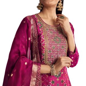 Patola púrpura y Bandhani Print Kurta Set con Banarasi Dupatta Wedding Party Recepción festiva y eventos culturales tradicionales - Product Image 5