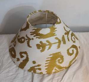 Patrón Ikat contemporáneo Bordado Coolie LampShade mini elegante estilo suave tela hecha a mano para una iluminación cálida en espacios modernos - Product Image 4