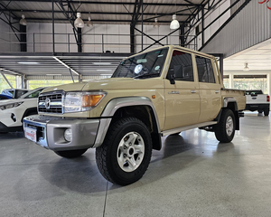 Neatly Used 2021 Toyyotas Land Cruisers Double Cabin Pickup 6x6 RHD LHD - Product Image 4