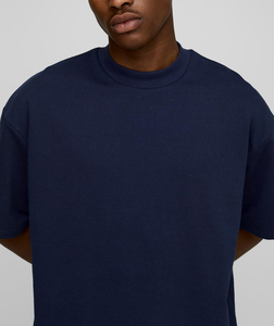 OEM T-shirt à col rond élégant de haute qualité Tissu doux et respirant avec coupe moderne 220g-280g pour un usage quotidien Motif solide - Product Image 3