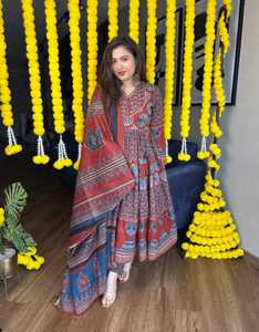 उच्च गुणवत्ता वाले सूती कपड़े की कुर्ती पैंट सेट डुपटा महिलाओं को नई डिजाइन पारंपरिक पैकistनी शैली की शादी आकस्मिक पार्टी पहनने वाली पोशाक