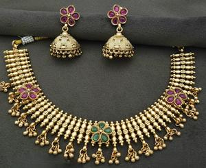 ชุดสร้อยคอพร้อมต่างหูดีไซน์หรูหรา ประดับด้วยหินเคลือบทองคุณภาพพรีเมียม สำหรับงานแต่งงาน คอลเลคชั่นสำหรับผู้หญิง - Product Image 1